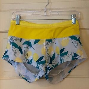 Oiselle Mac Tool Belt Roga Shorts Lemon Tree Print / size 2